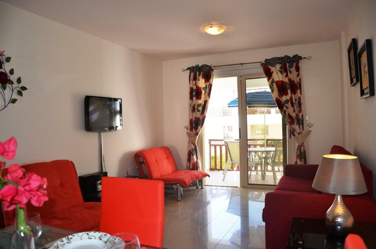 Ground Floor One Bedroom Apartment B2, 3 Pools, Free Wifi 페이야 외부 사진