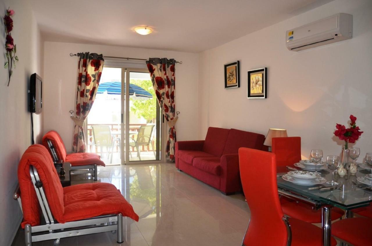 Ground Floor One Bedroom Apartment B2, 3 Pools, Free Wifi 페이야 외부 사진