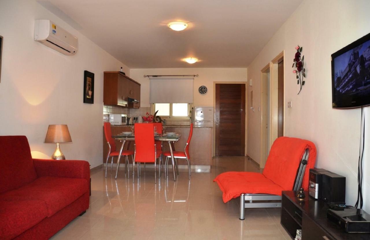 Ground Floor One Bedroom Apartment B2, 3 Pools, Free Wifi 페이야 외부 사진